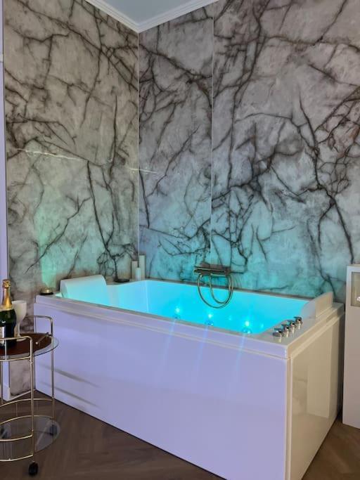 Les Chambres D Excellence Spa Sète Extérieur photo