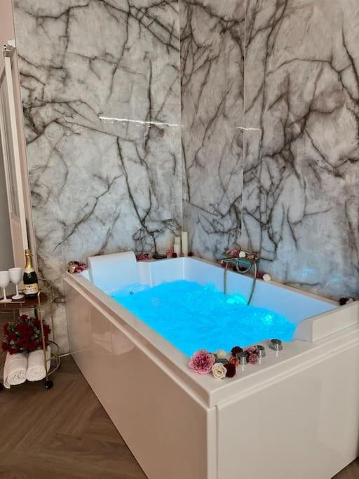 Les Chambres D Excellence Spa Sète Extérieur photo